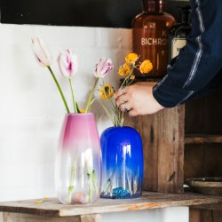 Kornblomst-vase fra Glas